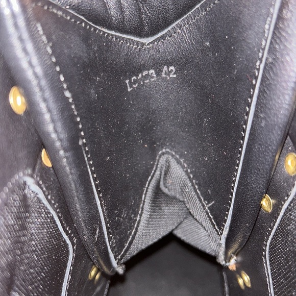 Orange and Gold plated Louis Vuitton Combat Boots. Little scuff , but never worn - Picture 5 of 5